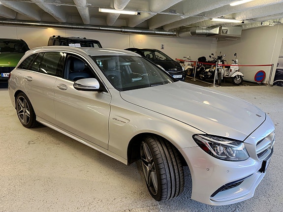 Mercedes-Benz AMG GT Black Series 3 of 5