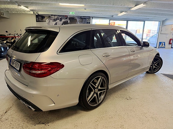 Mercedes-Benz AMG GT Black Series 4 of 5