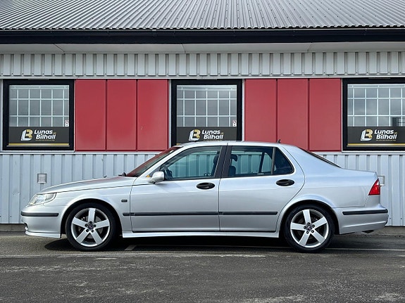 Saab 9-5 3 of 5