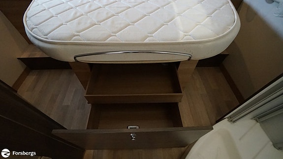 Rapido 891 F / Queensbed / AC / Solcell 14 of 21