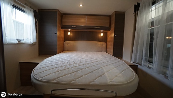 Rapido 891 F / Queensbed / AC / Solcell 13 of 21