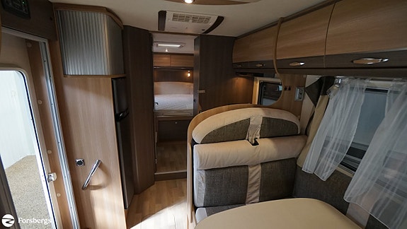 Rapido 891 F / Queensbed / AC / Solcell 6 of 21