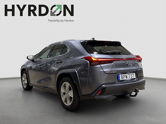 Lexus UX250h 4 of 5