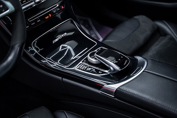 Mercedes-Benz C63 17 of 27