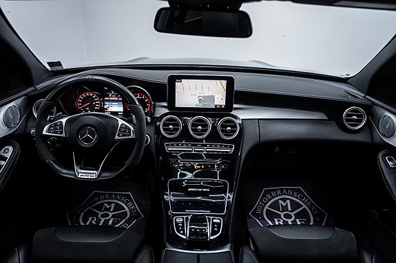 Mercedes-Benz C63 25 of 27