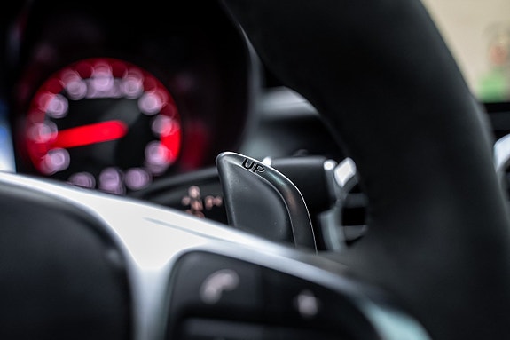 Mercedes-Benz C63 20 of 27