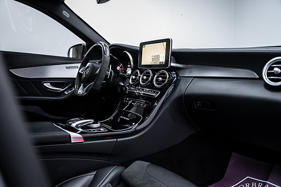 Mercedes-Benz C63 26 of 27
