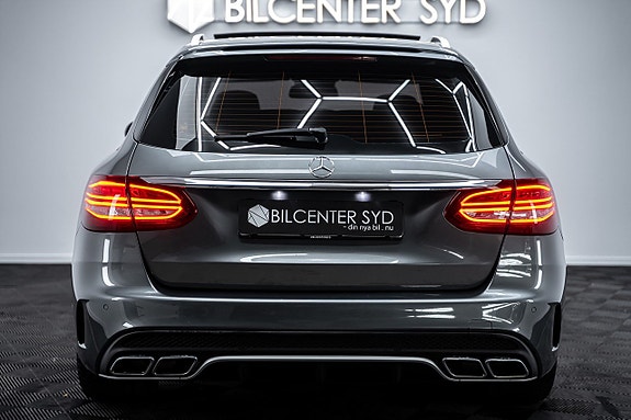 Mercedes-Benz C63 10 of 27