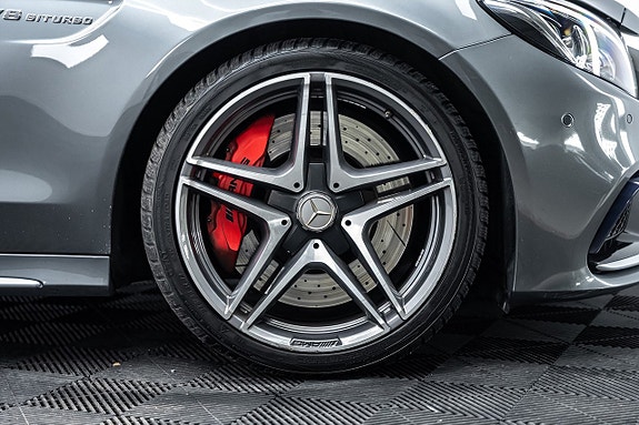 Mercedes-Benz C63 7 of 27