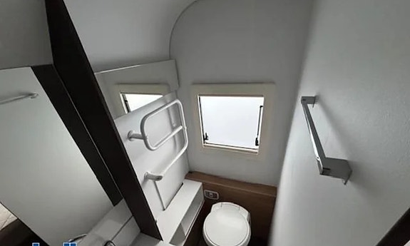 Adria Alpina 663 HT 4 of 5