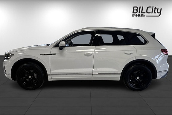 Volkswagen Touareg 4 of 5
