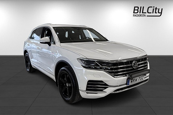 Volkswagen Touareg 3 of 5