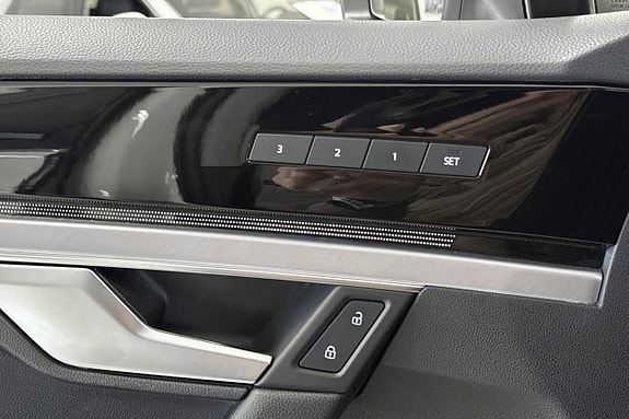 Volkswagen Touareg 17 of 18