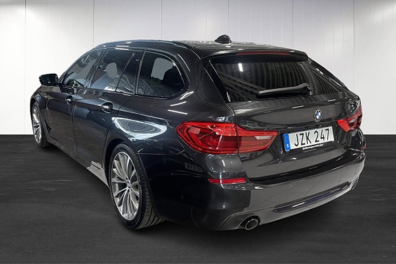 BMW 520d 3 of 5