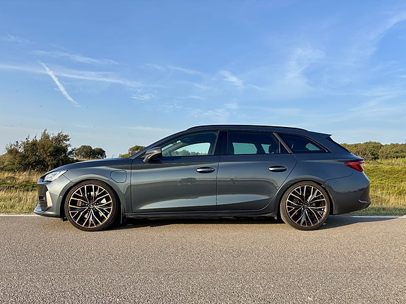 Cupra Leon 5 of 5