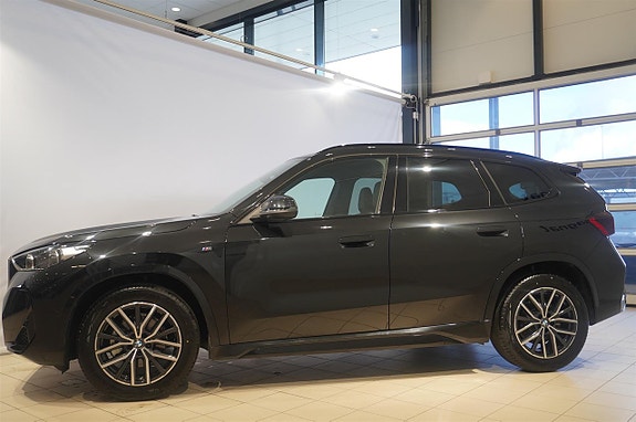 BMW X1 3 of 5