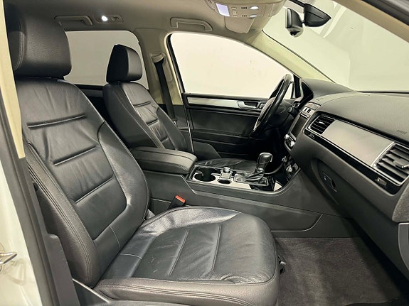 Volkswagen Touareg 5 of 5