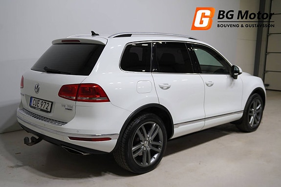 Volkswagen Touareg 3 of 5