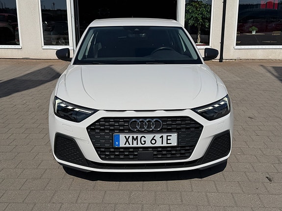 Audi A1 2 of 5
