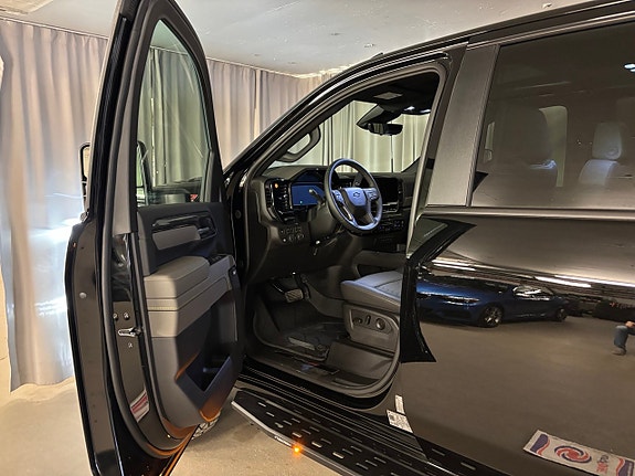 Chevrolet Silverado 2500 14 of 28