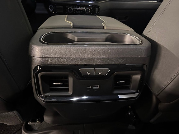 Chevrolet Silverado 2500 13 of 28