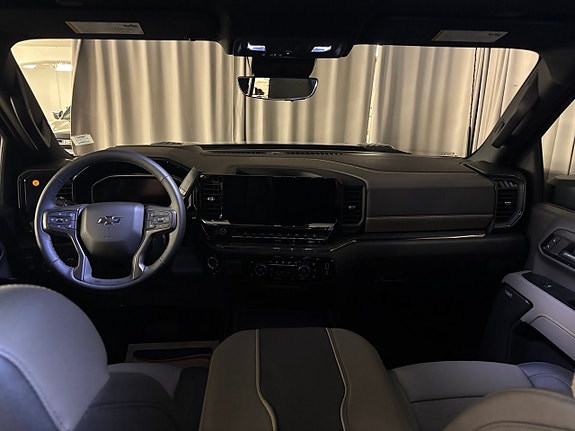 Chevrolet Silverado 2500 12 of 28