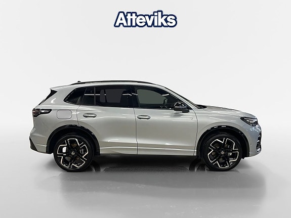 Volkswagen Tiguan 2 of 15
