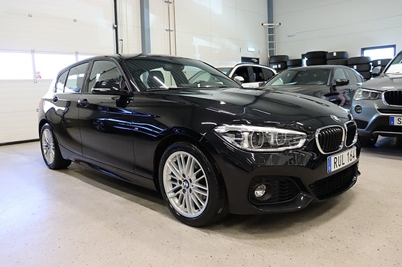 BMW 118i 2 of 5