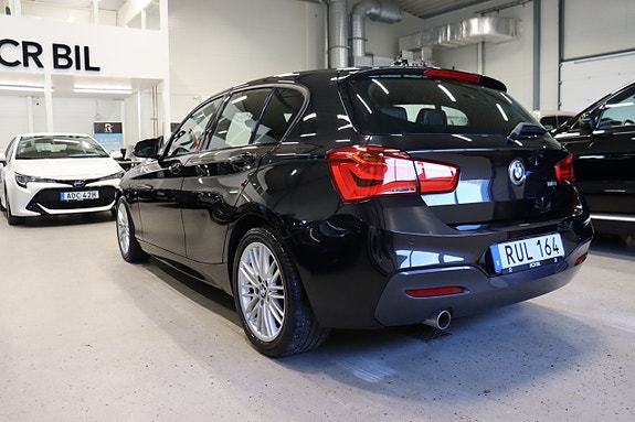 BMW 118i 4 of 5