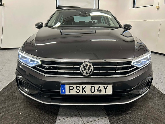 Volkswagen Passat 3 of 5