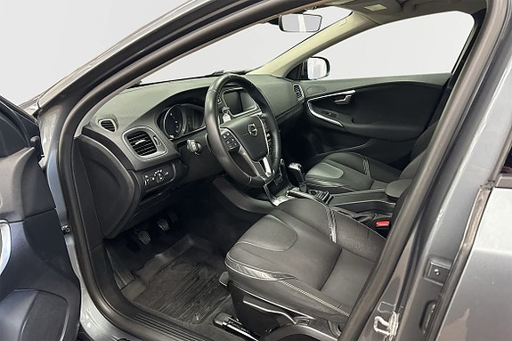 Volvo V40 4 of 5