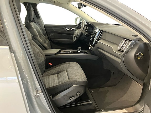 Volvo XC60 5 of 15