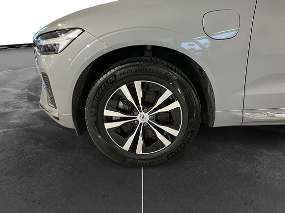 Volvo XC60 10 of 15