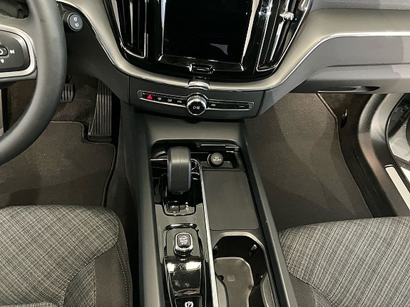 Volvo XC60 13 of 15