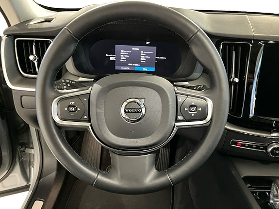 Volvo XC60 11 of 15