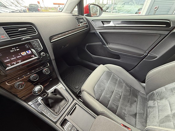 Volkswagen Golf VII 13 of 14