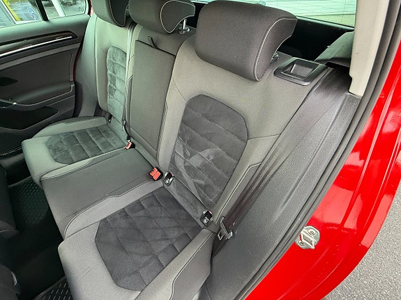 Volkswagen Golf VII 9 of 14