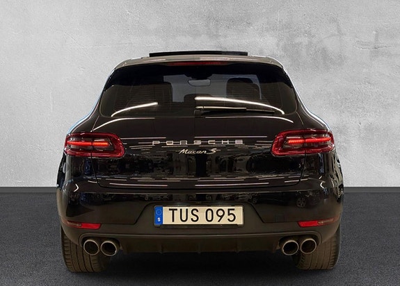Porsche Macan S 4 of 5