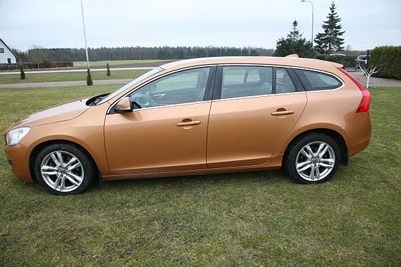 Volvo V60 4 of 14