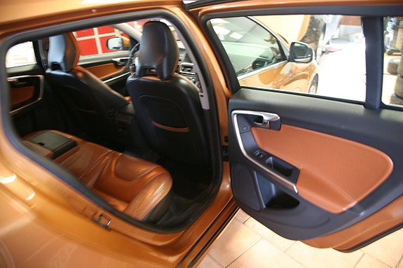 Volvo V60 14 of 14