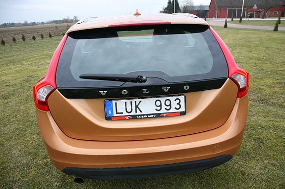 Volvo V60 7 of 14