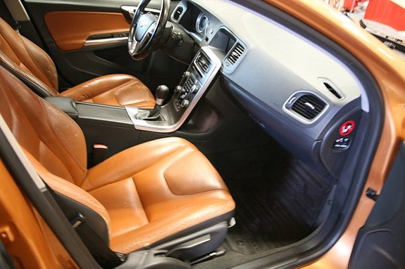 Volvo V60 13 of 14