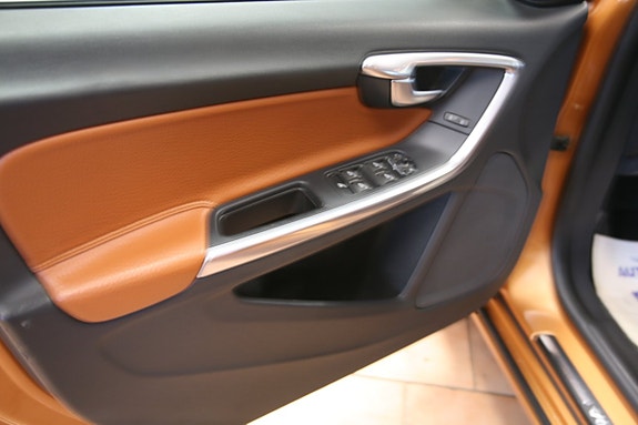 Volvo V60 11 of 14