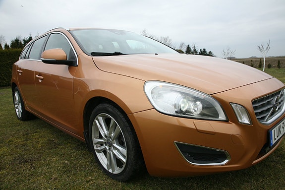 Volvo V60 3 of 14