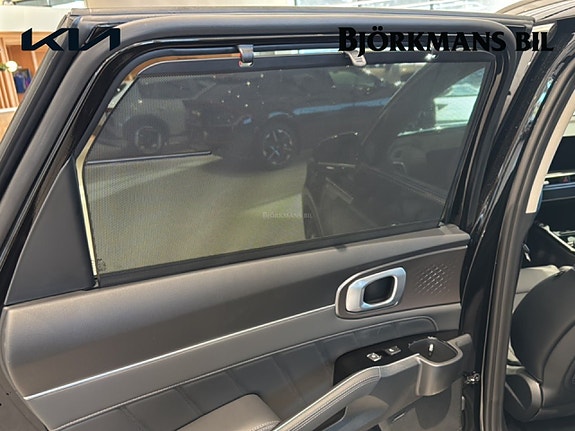 Kia Sorento 16 of 20