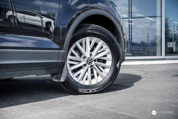 Volkswagen T-Roc 4 of 12