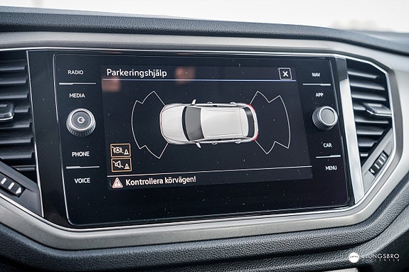 Volkswagen T-Roc 8 of 12