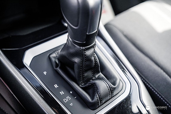 Volkswagen T-Roc 9 of 12