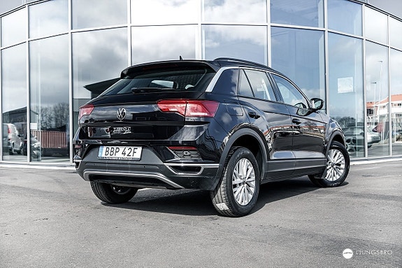 Volkswagen T-Roc 2 of 12