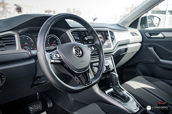 Volkswagen T-Roc 6 of 12